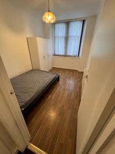 New Home, 영국