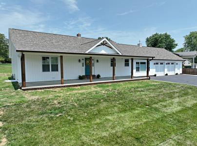 1412 E National Highway, Washington, Indiana 47501, USA