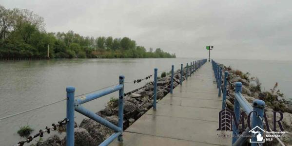 800 Cole, Monroe, Michigan 48162, HOA KỲ