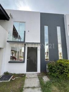 Fracc. Puerta Paraíso, Cto. Aquilea 7 - A,, Silao, Guanajuato 36132, Mexiko