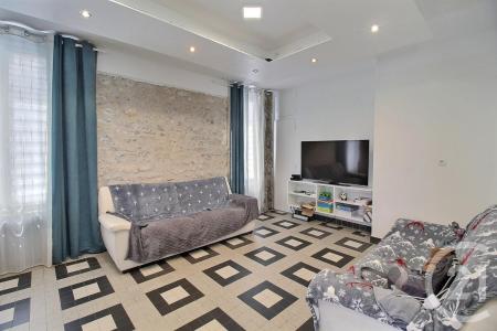 Binas, Centro 41240, França