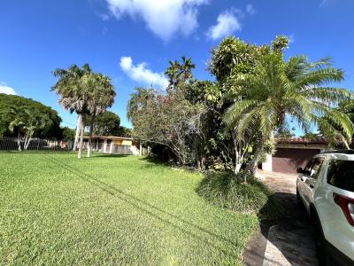 14833 N Spur Dr., Miami, Florida 33161, USA