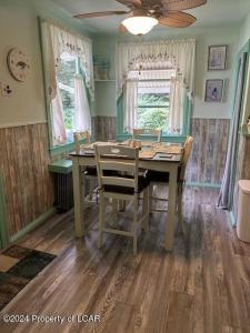 1928 Tomhicken Road, Rock Glen, Pennsylvania 18246, USA