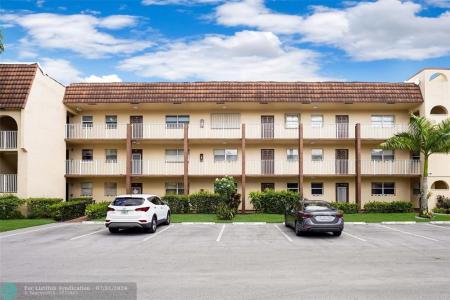 8880 Sunrise Lakes Boulevard 103, Sunrise, Florida 33322, USA
