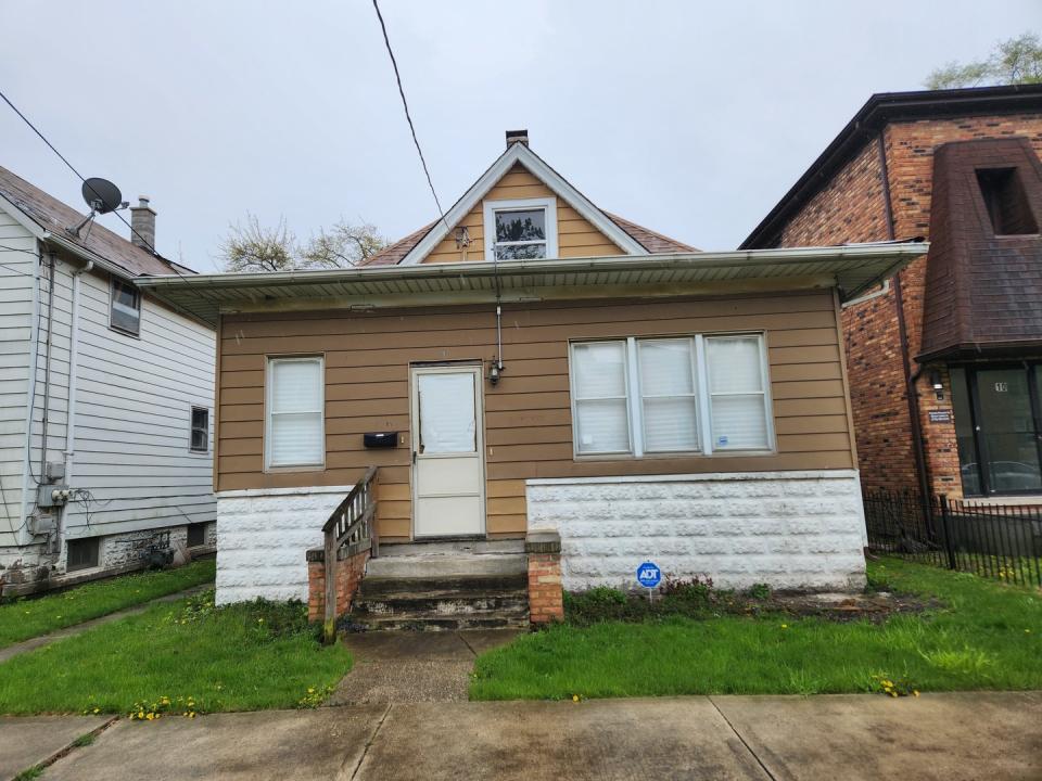 8 W 137th Place, Riverdale, Illinois 60827