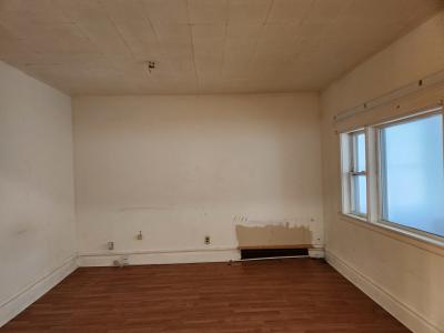 8 W 137th Place, Riverdale, Illinois 60827, USA