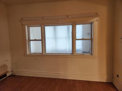 8 W 137th Place, Riverdale, Illinois 60827, USA