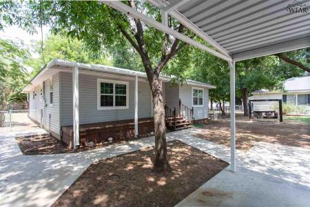427 W COLLEGE STREET, Burkburnett, تكساس 76354, الولايات المتحدة