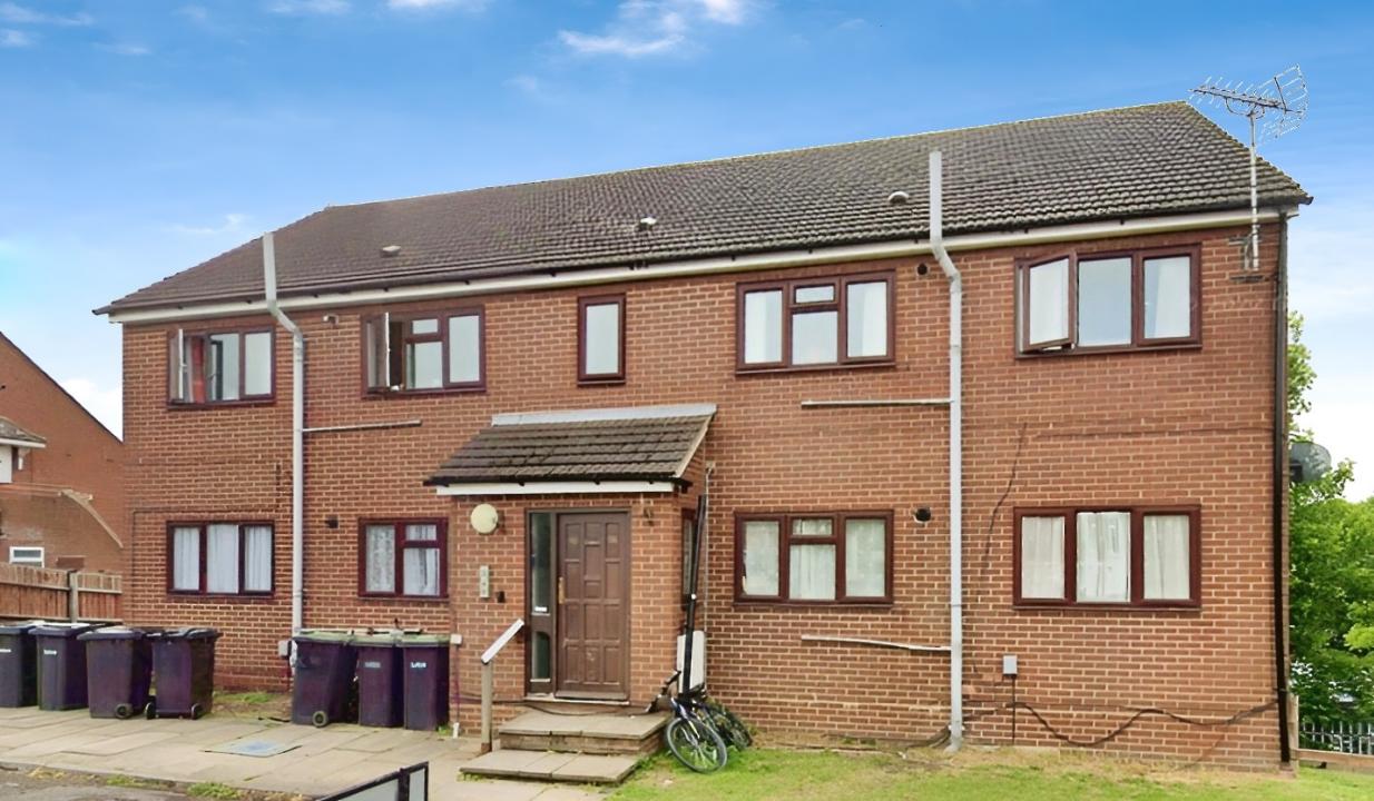 Moreton Road North, LUTON, United Kingdom
