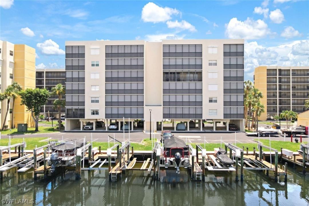 4481 Bay Beach Lane 214, Fort Myers Beach, Florida 33931