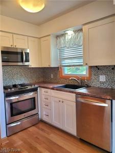 2448 Twin Lakes Drive, Uniontown, Ohio 44685