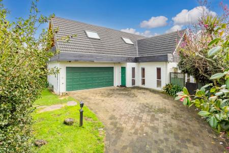 93 Wiseley Road, West Harbour, Auckland 0618, New Zealand