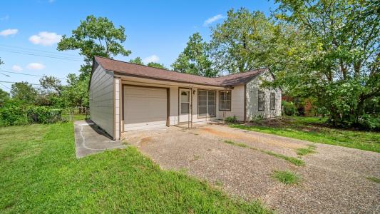 6175 Kenilwood Drive, Houston, Texas 77033, USA