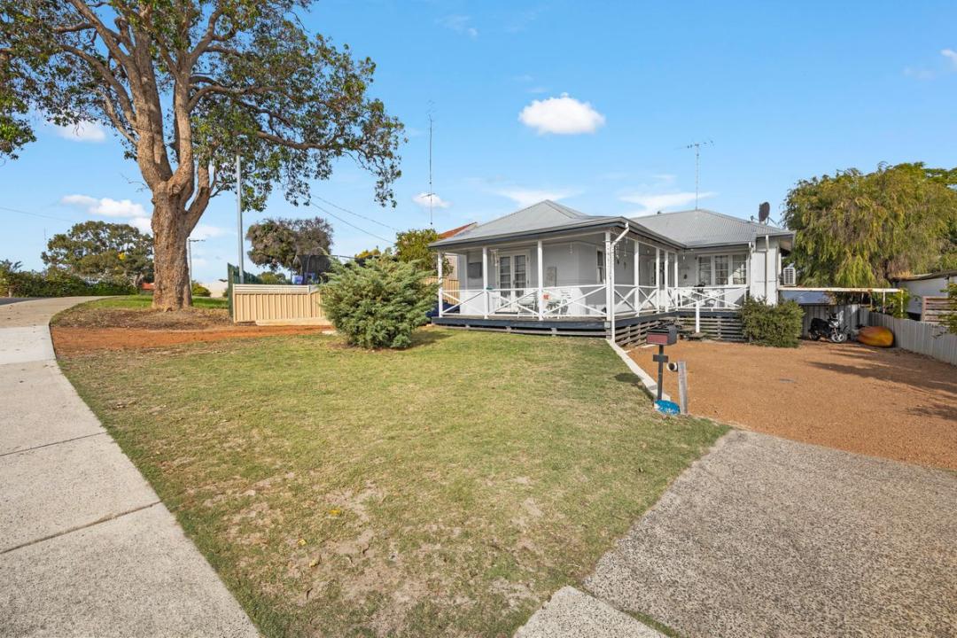 221 Clarke Street East, Carey Park, WA 6230, Australia
