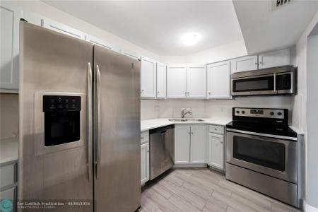 3280 Spanish Moss Ter 108, Lauderhill, Флорида 33319, Соединенные Штаты