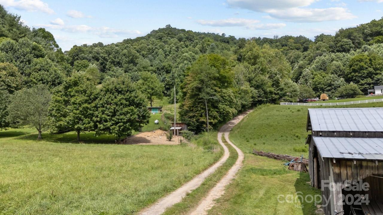 99999 Windswept Drive, Burnsville, North Carolina 28714