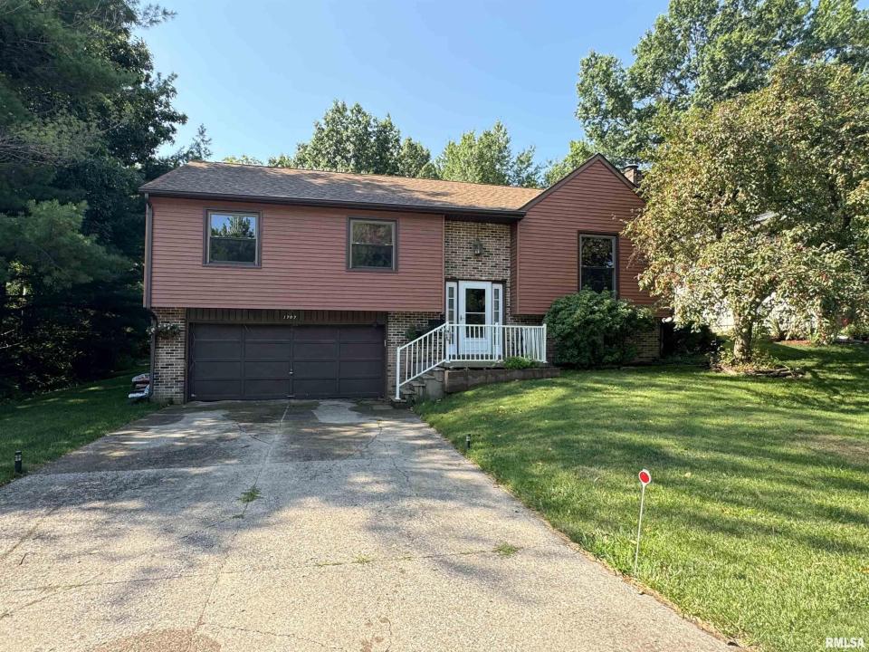 1707 RIVERVIEW Drive, Macomb, Illinois 61455, HOA KỲ