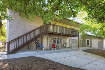 415 SE J Street, Grants Pass, Oregon 97526, USA