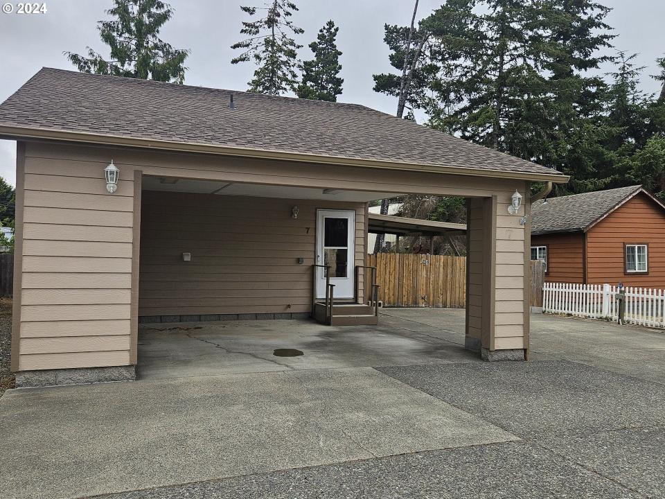 7 Pine Ln, Lakeside, Oregon 97449