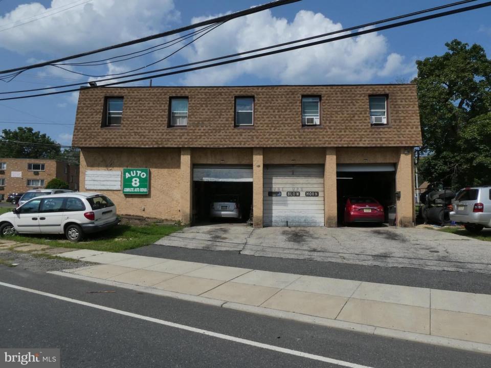 304 White Horse Pike, CLEMENTON, New Jersey 08021