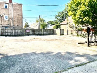 2556 N Laramie Avenue, Chicago, Illinois 60639