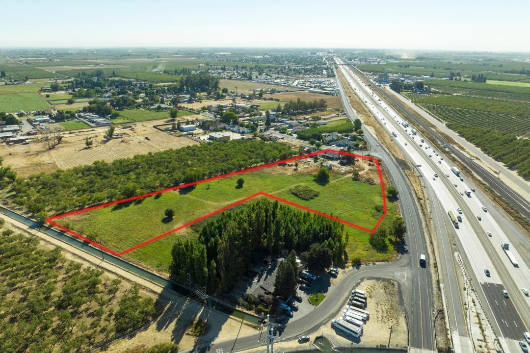3221 E Redwood Road, Ceres, California 95307, Stati Uniti