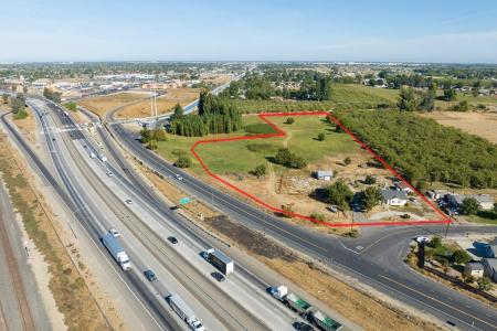 3221 E Redwood Road, Ceres, California 95307, Stati Uniti