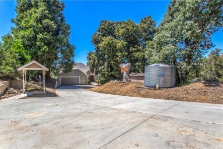 39001 Harris Road, Oak Glen, קליפורניה 92399, ארצות הברית של אמריקה 
