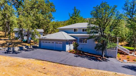 46469 Wallu Ln, Ahwahnee, California 93601, USA