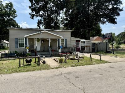 105 West Fifth, Kennett, Missouri 63857, USA