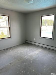 70 CONSTITUTION Street, Colchester, Illinois 62326, USA