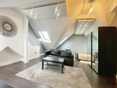 Woodford Avenue, ILFORD, United Kingdom