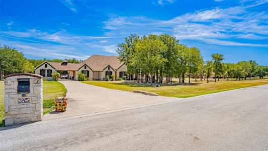 345 Sugartree Circle, Lipan, Texas 76462, USA