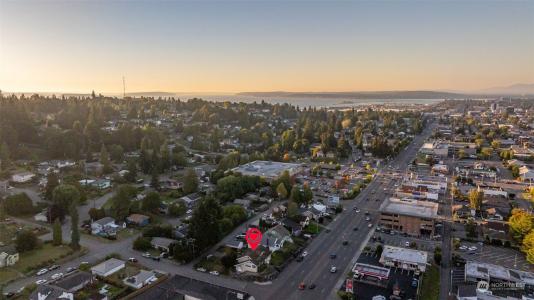 4232 Rucker Avenue, Everett, Washington 98203, USA