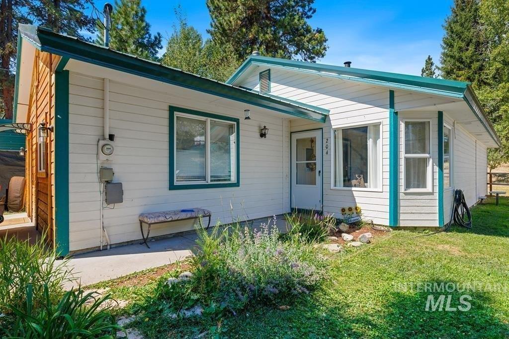 204 W Kerby St., Cascade, Idaho 83611