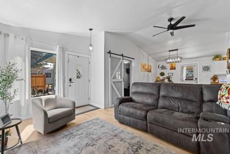 204 W Kerby St., Cascade, Idaho 83611