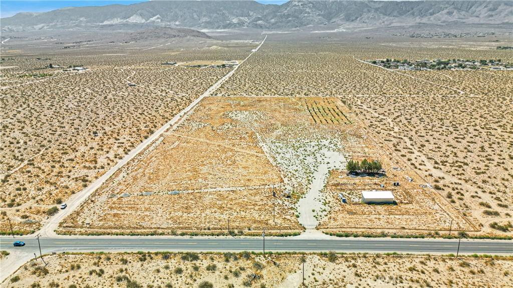 33633 Old Woman Spring Rd, Lucerne Valley, California 92356, Estados Unidos