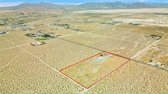 33633 Old Woman Spring Rd, Lucerne Valley, California 92356, Estados Unidos