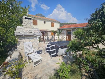 Marina, Vinišće, Na Przystań, Splitsko-dalmatinska Županija 21226, Chorwacja