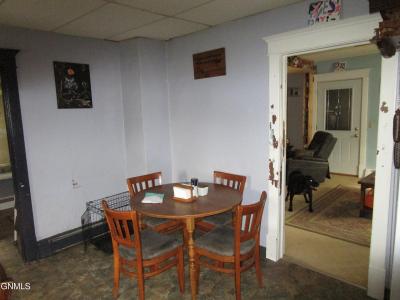 209 East Street, Elgin, Dakota Do Norte 58533, Estados Unidos