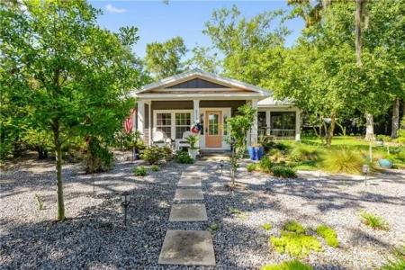 233 CARRE Court, Bay Saint Louis, Mississippi 39520, USA