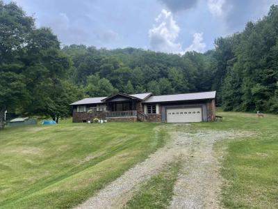 9010 South Highway 421, Manchester, Kentucky 40962