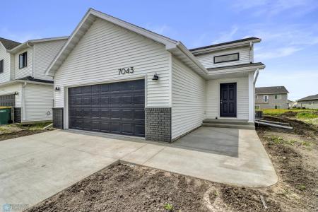7043 Benji Lane, Horace, ND 58047, USA