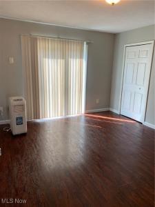326/328 Abbe Road, Sheffield Lake, Ohio 44054, USA