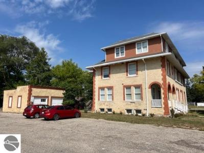 421 N State Street, Alma, Michigan 48801, USA