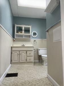46 Holten Street , 1, Peabody, Massachusetts 01960, USA
