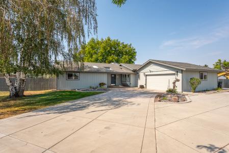 951 S Laguna Dr, Moses Lake, Washington 98837, USA