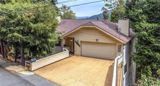 963 Jungfrau Drive, Crestline, Californie 92325, États-Unis