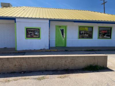 913 W. Maple, Enid, Oklahoma 73701, USA
