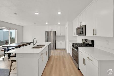 1615 E INDIGO LOOP, Layton, Utah 84040, Estados Unidos